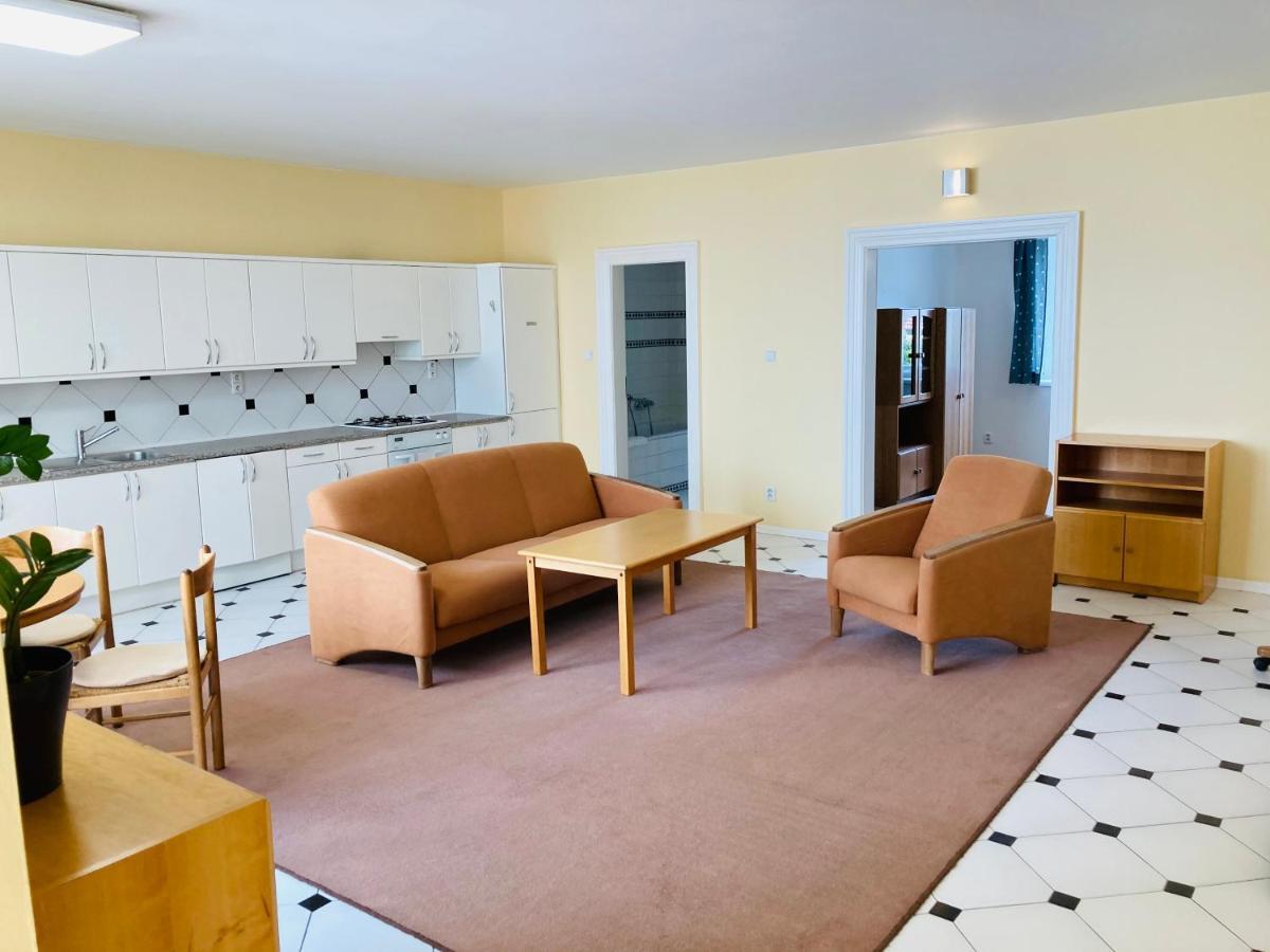 Hotel U Rytire Mělník エクステリア 写真