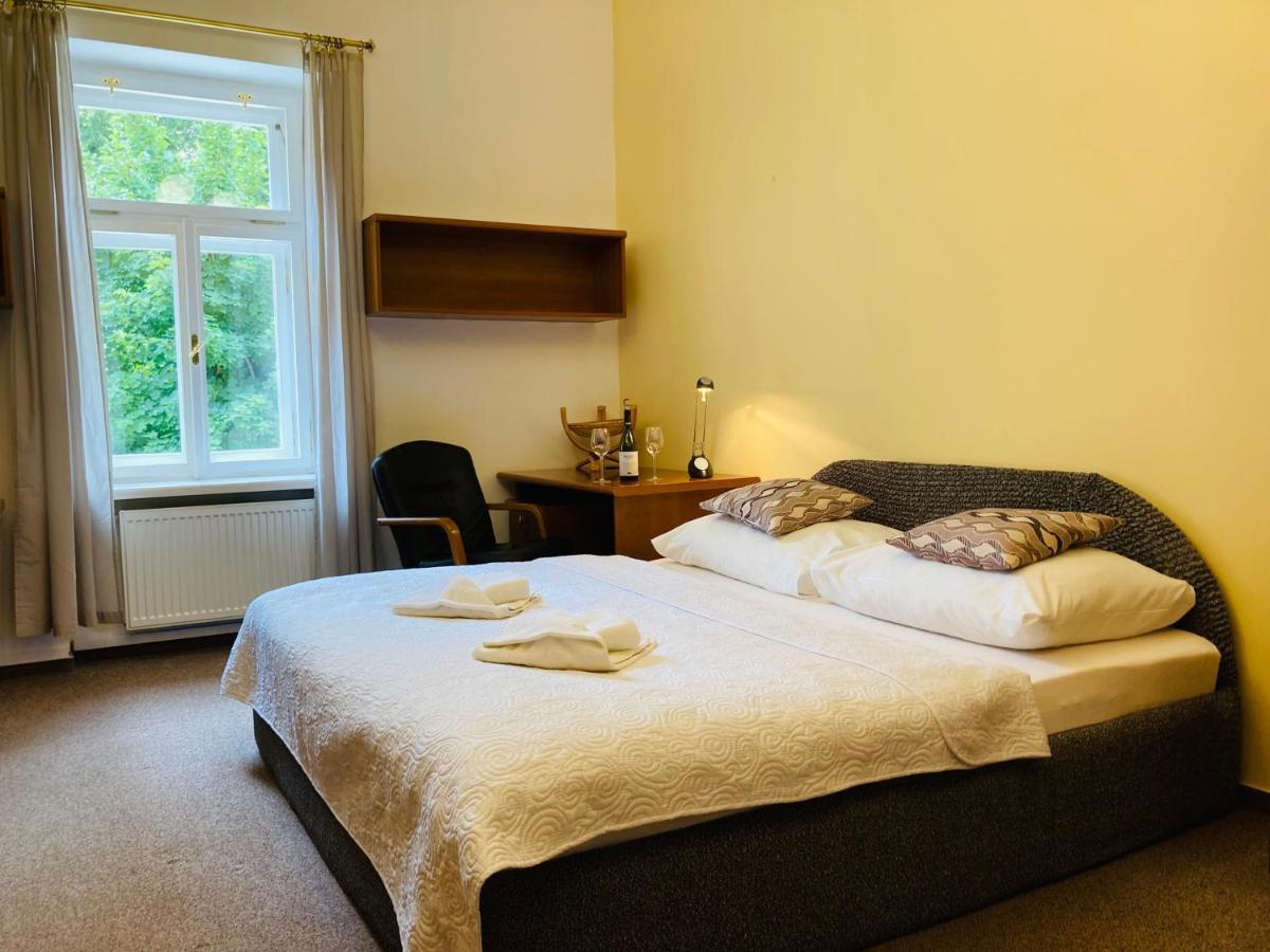 Hotel U Rytire Mělník エクステリア 写真