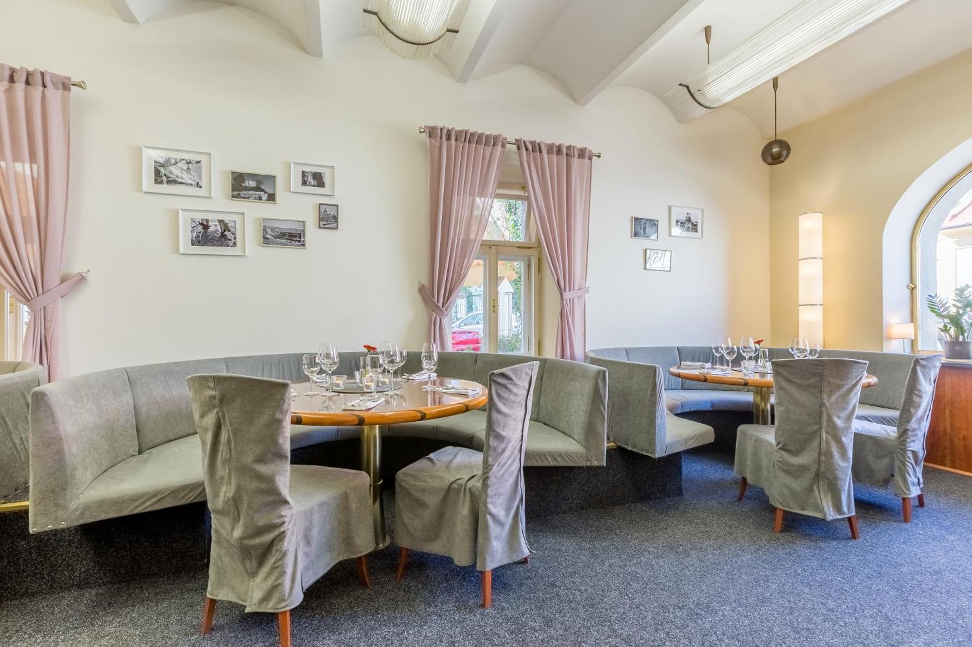 Hotel U Rytire Mělník エクステリア 写真