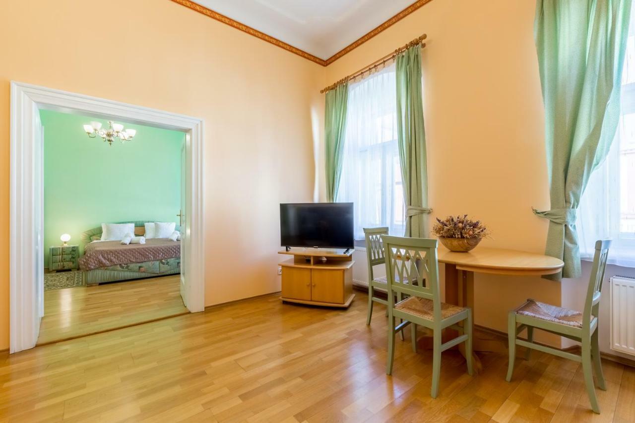 Hotel U Rytire Mělník エクステリア 写真
