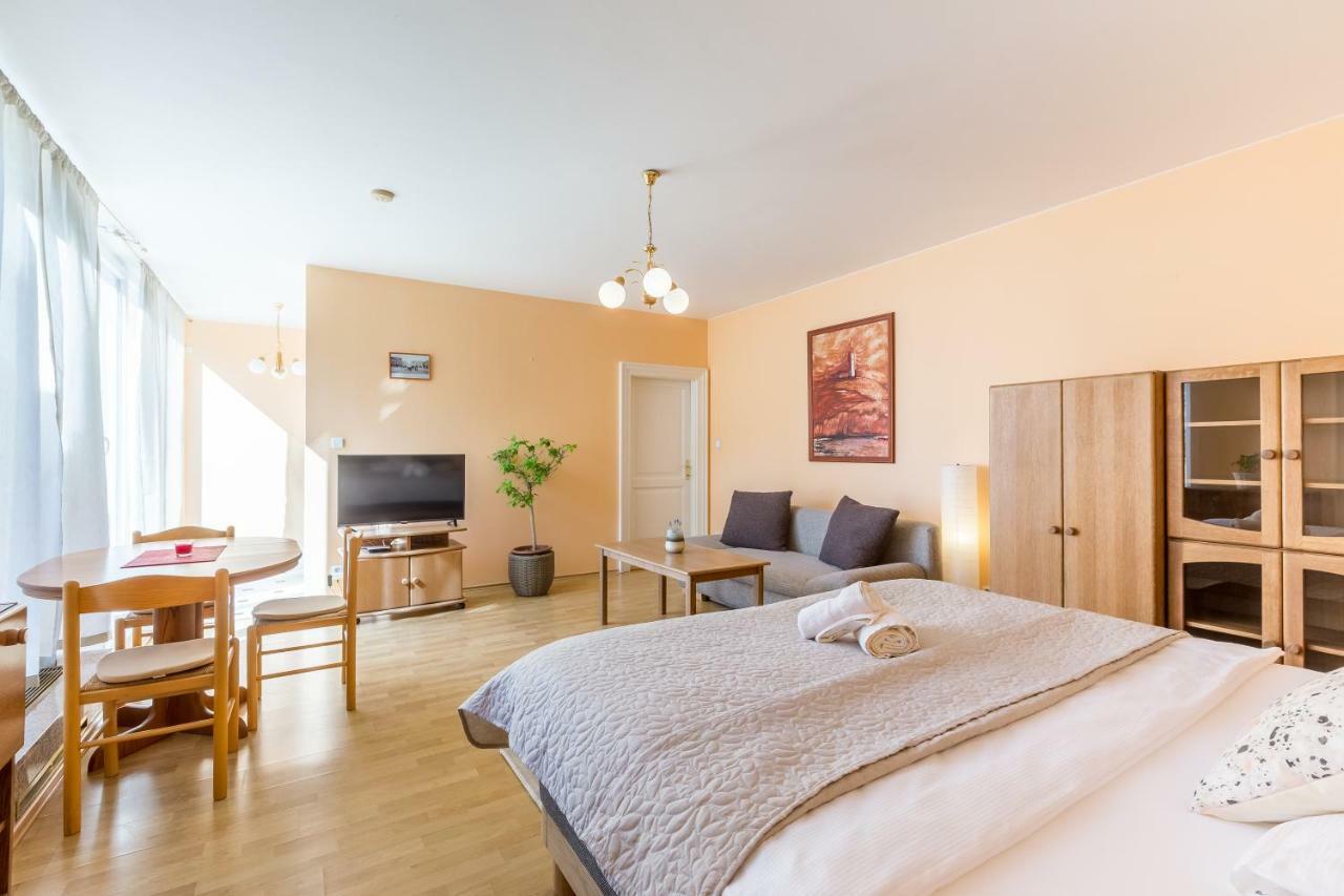 Hotel U Rytire Mělník エクステリア 写真
