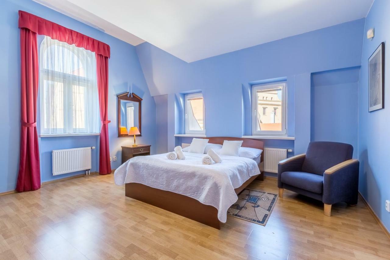 Hotel U Rytire Mělník エクステリア 写真